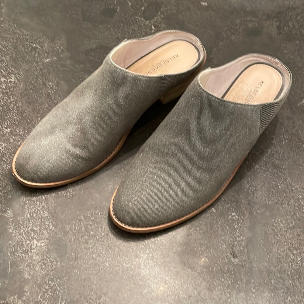 Kelsi Dagger size 10 mules